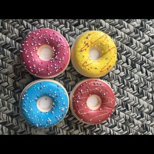 Makeup Revolution Donut palettes 🍩